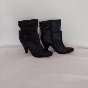 Black Leather Like Ankle Booties with Bow Size 7.5